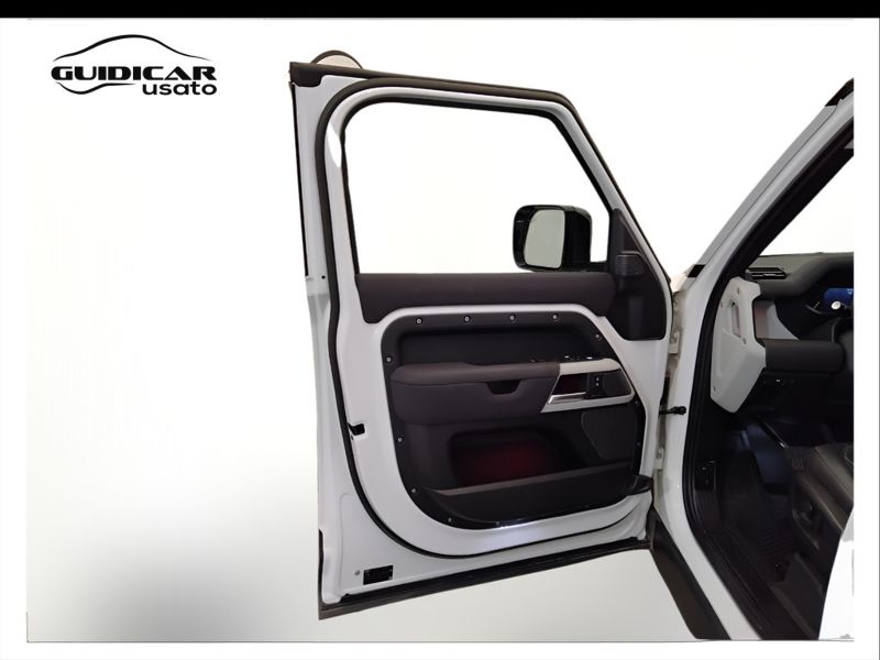 GuidiCar - LAND ROVER Defender 2022 Defender 110 3.0d i6 mhev SE awd 200cv auto Usato